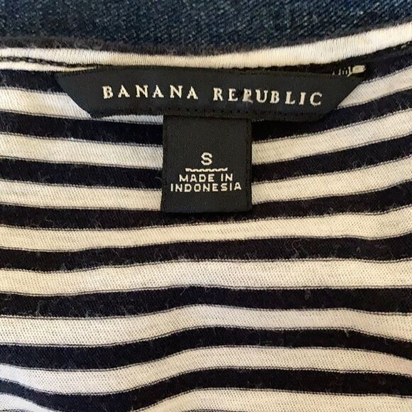 3/$20 Banana Republic Fancy Tank silk/cotton - Picture 6 of 8